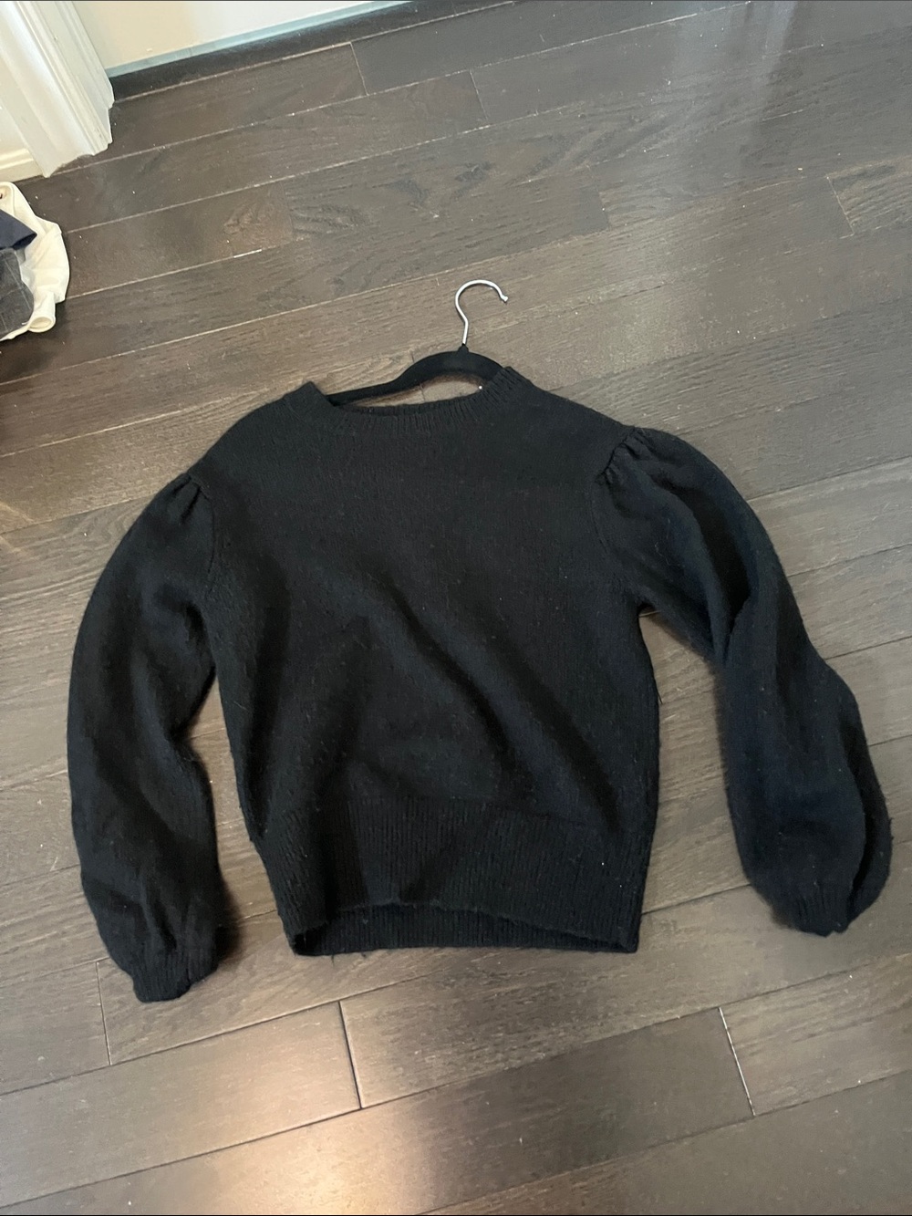 Uniqlo Black Puff Sleeve Crewneck Sweater